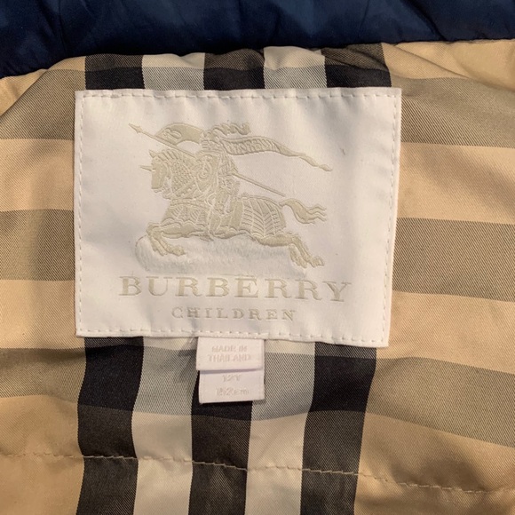 COPY - 💯 Authentic Burberry Boys Outdoor Vest - Picture 4 of 6
